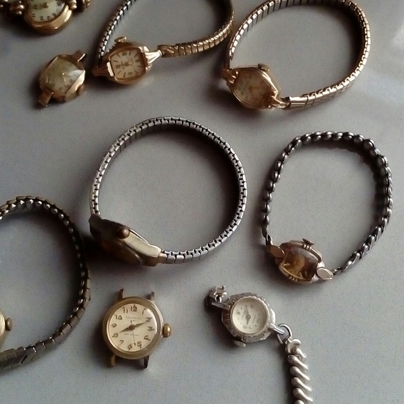 Bundle of 38 watches/AS IS - Picture 4 of 8